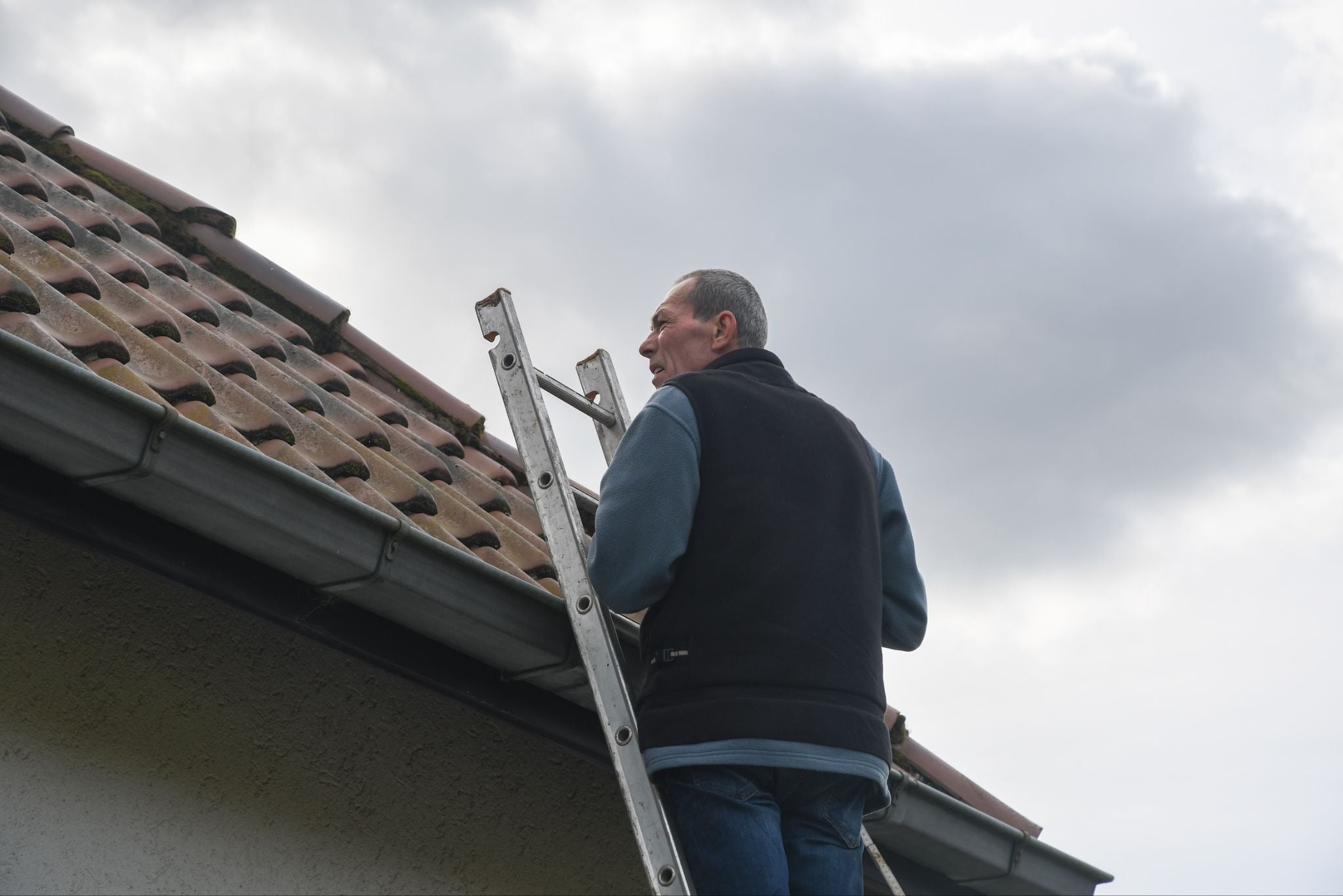 Does Your Solar System Need Repair? Signs to Watch For